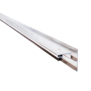 Afbeelding van een Solotrim. Premium daktrim voor het afwerken van dakranden van daken met EPDM of PVC dakbedekking.