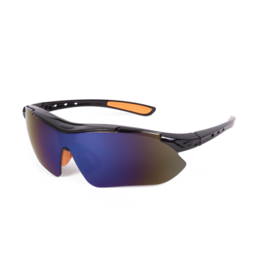 Afbeelding van een Sport- en Veiligheidszonnebril. De bril is kleur van zwart, met oranje details. De glazen hebben een CE-Kleur. 