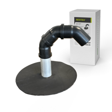 Afbeelding van een prefab kabel doorvoer, Susta-Vent® met een slabbe van Resitrix® SK-W Full Bond. Ideaal voor het doorvoeren van kabels voor zonnepanelen op het platte dak. Toe te passen op daken van Resitrix, maar ook voor bitumen daken is het een ideaa