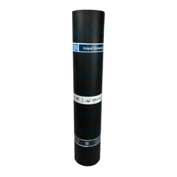 Afbeelding van een opgerolde Icopal Universal® POCB dakbaan (7,50 m x 1,00 m) in een zwarte uitvoering met blauwe Icopal Universal-opdruk. De rol is voorzien van een productlabel met afmetingen en keurmerken. Deze éénlaagse dakbaan is geschikt voor platte