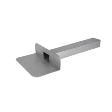 Een afbeelding van een naadloze loden kiezelbak HWA, ideaal voor bitumen daken met een uitstekende hechting, weerbestendig, gemakkelijk te verwerken en een lange levensduur. Dakmaterialen.com - Ieder duurzaam dak binnen handbereik. 