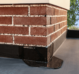 EPDM hoek Afbeelding van een strak afgewerkte EPDM hoek