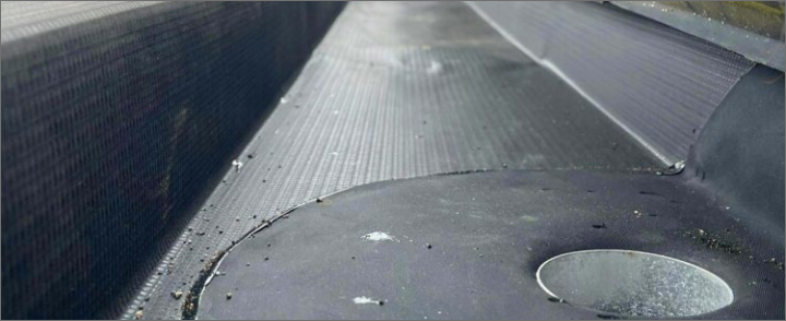 EPDM dakgoot met Hertalane Easy Cover GS zelfklevende EPDM stroken